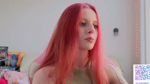 Snapshot of lisiasweet chatting on July 6, 12:35 pm Lika online show from July 6, 12:35 pm