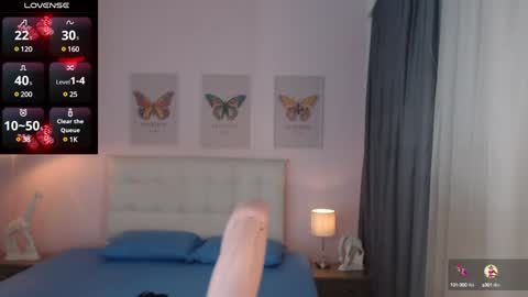 Andrea online show from December 17, 12:33 pm