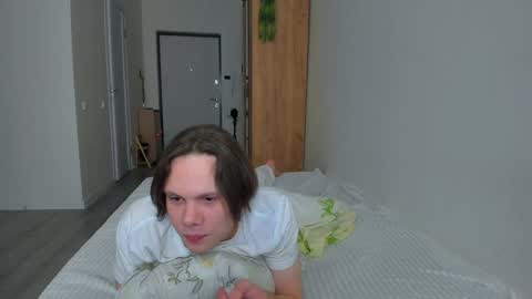 Snapshot of lissa_alfie chatting on December 9, 9:58 pm Alfie online show from December 9, 9:58 pm