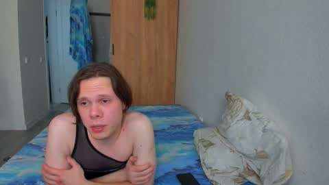 Snapshot of lissa_alfie chatting on December 11, 8:07 pm Alfie online show from December 11, 8:07 pm