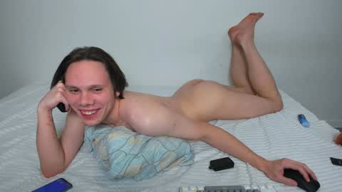 Snapshot of lissa_alfie chatting on December 15, 8:15 pm Alfie online show from December 15, 8:15 pm