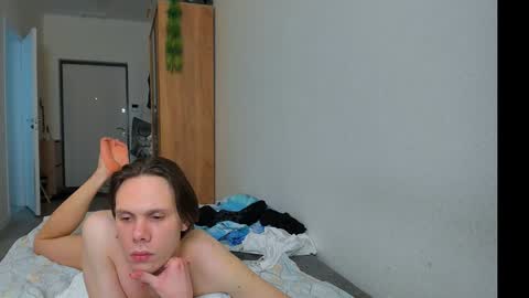 Snapshot of lissa_alfie chatting on December 19, 6:01 pm Alfie online show from December 19, 6:01 pm