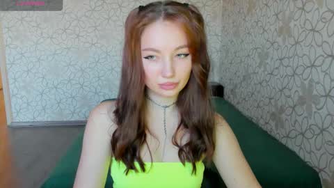 Snapshot of lissa_cristal_ chatting on October 23, 10:25 am lissa_cristal_ online show from October 23, 10:25 am