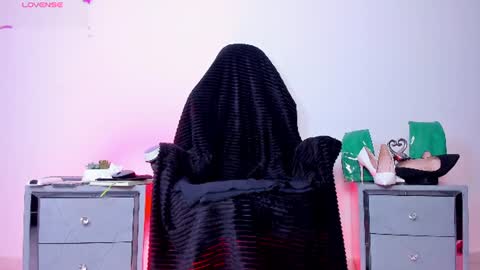 Lissa Kim online show from July 9, 4:33 pm
