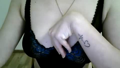 Snapshot of lissa_olsson chatting on January 25, 9:57 pm Lissa online show from January 25, 9:57 pm