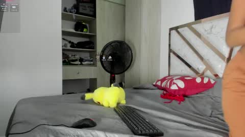 lissa_petitee online show from April 15, 2:51 am