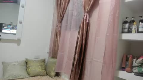 lissa_petitee online show from July 20, 2:04 am