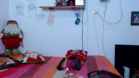 Sara Lucia online show from December 12, 2:15 am