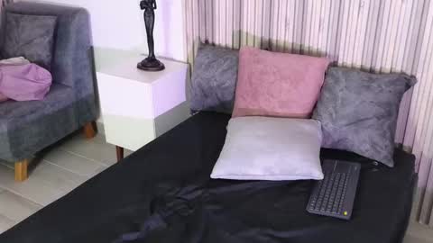 ss  online show from September 19, 8:20 pm