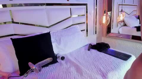 Snapshot of lisse_palmerr chatting on February 6, 10:43 pm lisse_palmerr online show from February 6, 10:43 pm