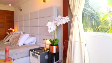 Lisseth Long  online show from September 25, 8:12 pm