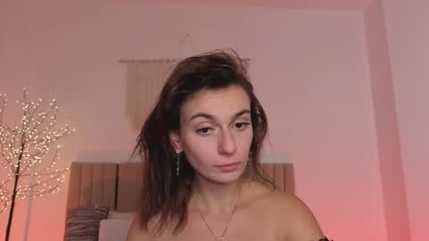 Snapshot of lit1le_mia chatting on November 3, 9:48 pm lit1le_mia online show from November 3, 9:48 pm