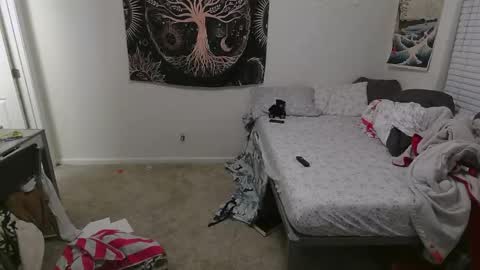 Peaches online show from October 31, 6:25 am