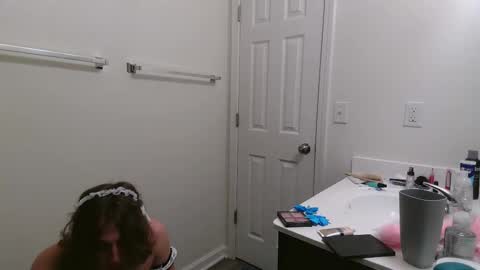 Peaches online show from November 15, 9:06 am