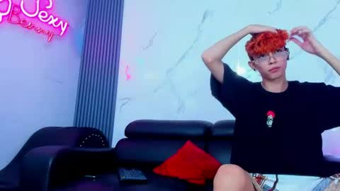 Snapshot of litle_sweet chatting on July 8, 6:12 pm dilan jack thom online show from July 8, 6:12 pm