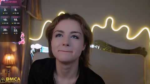 Snapshot of litt1e_emilyy chatting on October 28, 8:11 pm litt1e_emilyy online show from October 28, 8:11 pm