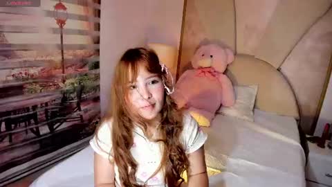 Snapshot of little__doll18 chatting on June 20, 10:07 am little__doll18 online show from June 20, 10:07 am