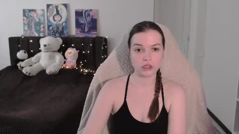 Snapshot of little__flowers chatting on July 20, 7:33 am little__flowers online show from July 20, 7:33 am