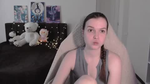 Snapshot of little__flowers chatting on July 28, 7:59 am little__flowers online show from July 28, 7:59 am