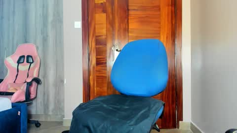 little_africa online show from April 12, 8:30 am