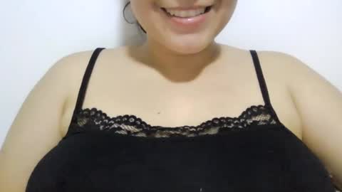 Snapshot of little_anef chatting on June 19, 4:06 am little_anef online show from June 19, 4:06 am