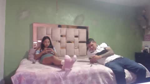 Snapshot of little_aphrodite2 chatting on November 29, 1:30 am Aliciaparaisss online show from November 29, 1:30 am