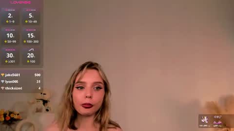 Snapshot of little_clare_ chatting on June 14, 2:24 am little_clare_ online show from June 14, 2:24 am