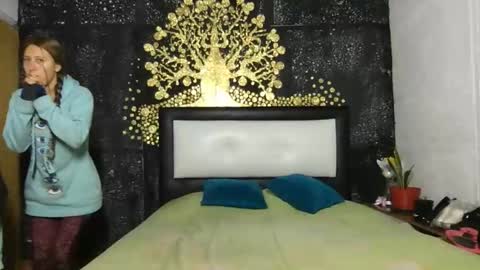 Diablita online show from December 18, 2:17 am