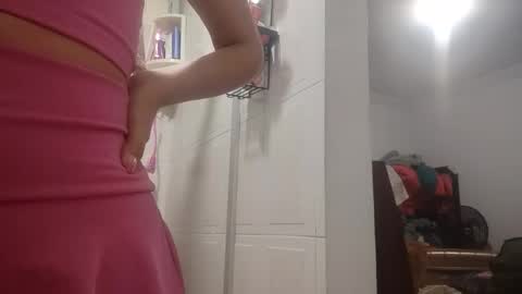 Snapshot of little_doll_4u chatting on October 30, 9:00 am ANNI online show from October 30, 9:00 am