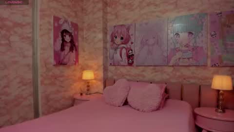 Snapshot of little_doll_4u chatting on November 10, 10:03 am ANNI online show from November 10, 10:03 am