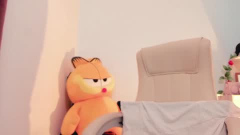 Help me reach 100 likes online show from February 4, 10:13 pm