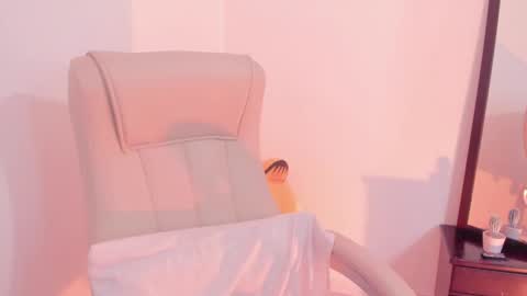 Help me reach 100 likes online show from February 9, 7:09 pm