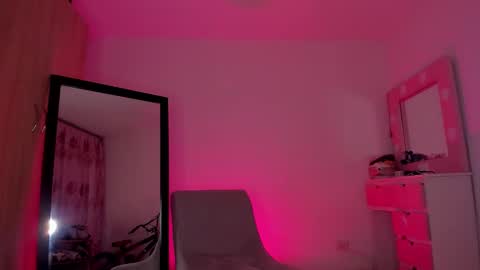 Snapshot of little_emilyd chatting on September 26, 4:05 am Emily online show from September 26, 4:05 am