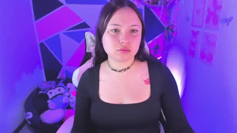 Snapshot of little_emma0 chatting on May 24, 10:26 pm Carol online show from May 24, 10:26 pm