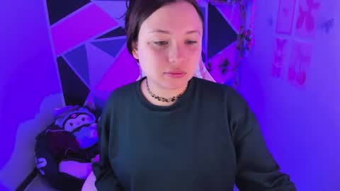 Snapshot of little_emma0 chatting on May 27, 6:05 pm Carol online show from May 27, 6:05 pm