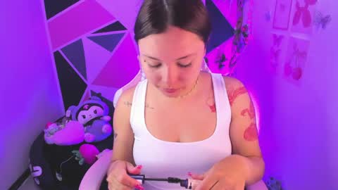 Snapshot of little_emma0 chatting on May 30, 1:41 pm Carol online show from May 30, 1:41 pm