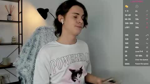 Snapshot of little_femb0y chatting on February 21, 11:44 am Daniel online show from February 21, 11:44 am