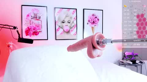 little_ivonne online show from November 7, 9:26 pm