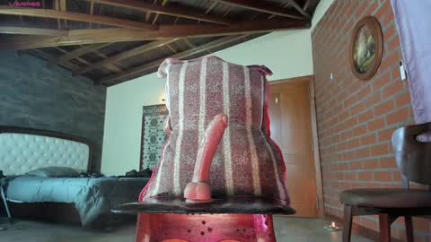 Izzi online show from December 5, 10:12 pm