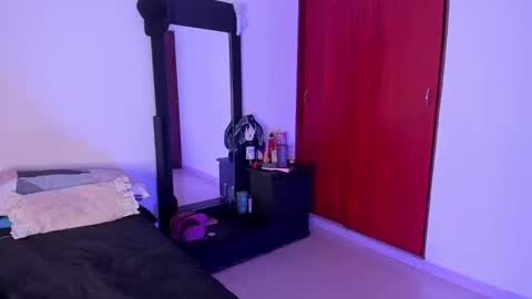 kayla  Instagram kayla 71082 online show from December 7, 2:42 am