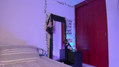 Snapshot of little_kayla_ chatting on May 23, 4:39 am kayla Instagram kayla 71082 online show from May 23, 4:39 am