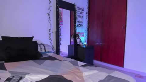 Snapshot of little_kayla_ chatting on June 5, 10:59 pm kayla Instagram kayla 71082 online show from June 5, 10:59 pm