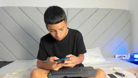 little_kris1 online show from October 25, 12:34 pm