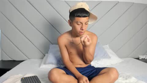 little_kris1 online show from November 11, 12:38 pm