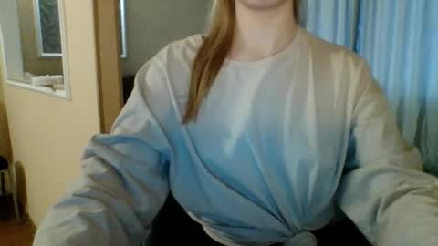 Snapshot of little_mariaa chatting on November 8, 12:49 pm Maria online show from November 8, 12:49 pm