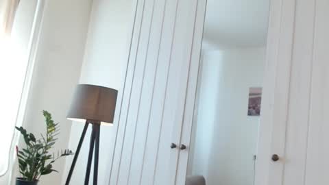 Nicole online show from September 14, 7:07 am