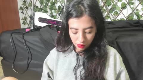 Mia online show from March 23, 11:14 am