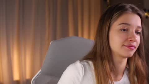 Kiki online show from October 17, 3:03 pm