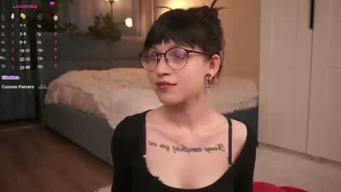 Kiki online show from June 26, 8:24 pm