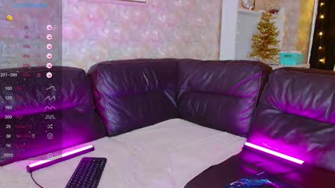 little_rockk online show from November 30, 7:01 am